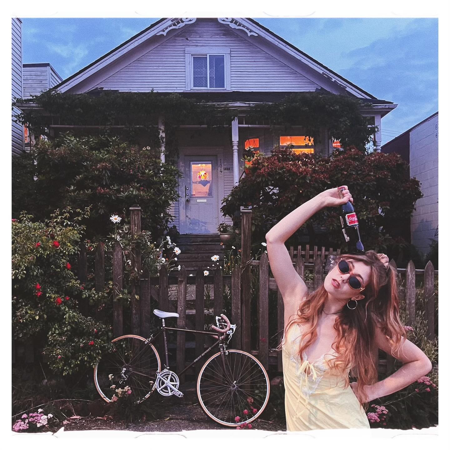 Kay Brette: "Coca Cola"