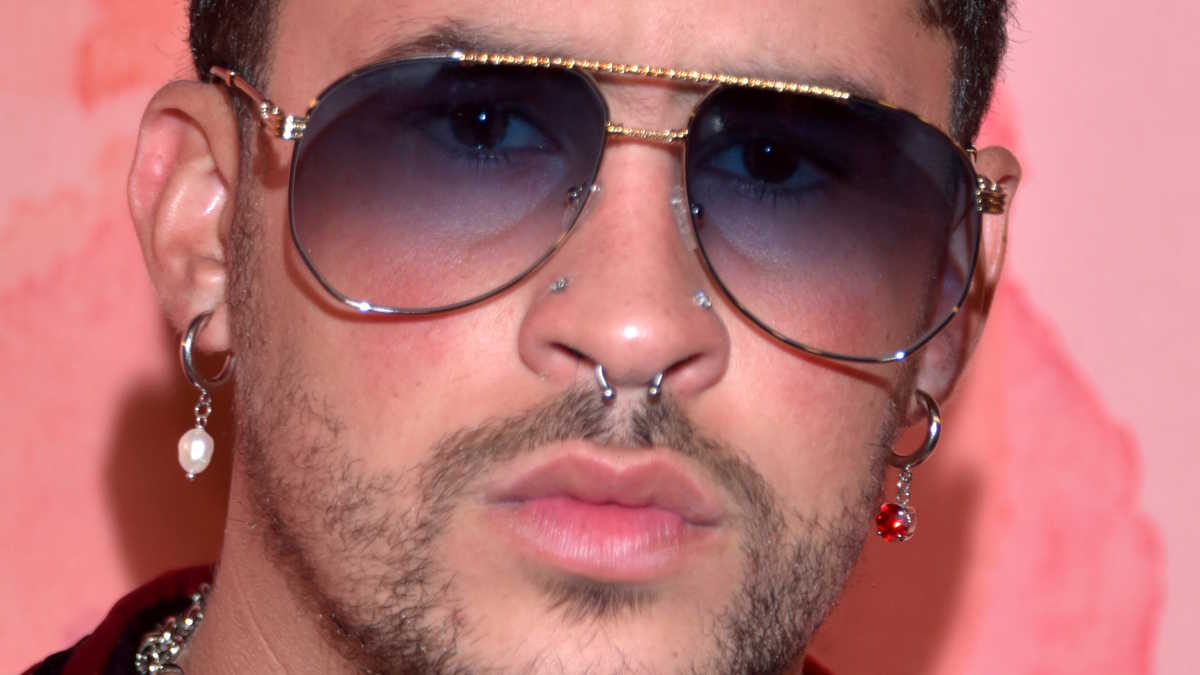 Pop music in the 21st century: English, Spanish, French