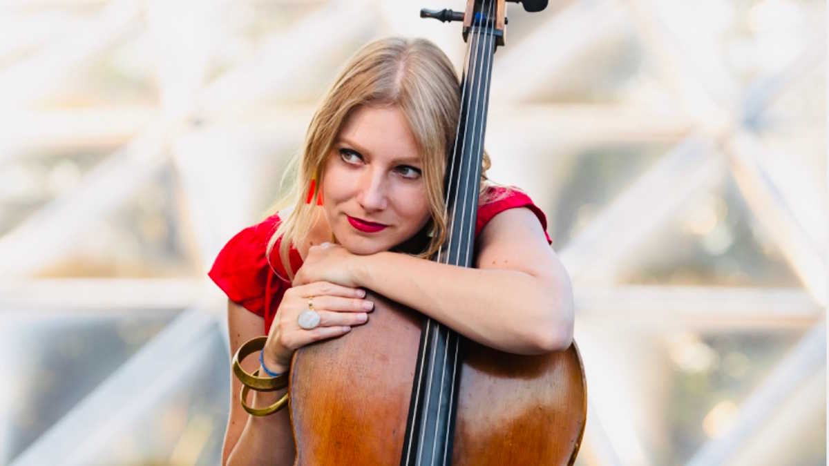 Marina Hasselberg Red photo with cello
